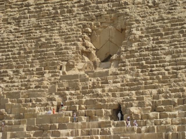Egyptian Pyramid - Entering the Tomb